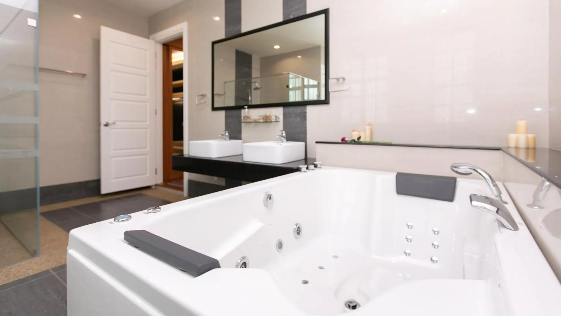 Tanjung Bungah 5Br 18 Bungalow Ktv