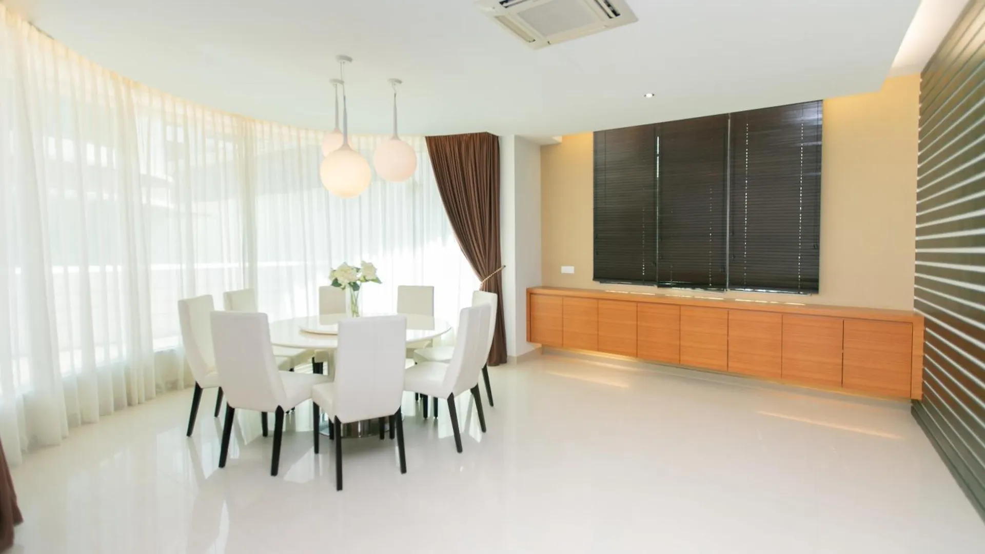 Villa Tanjung Bungah 5Br 18 Bungalow Ktv