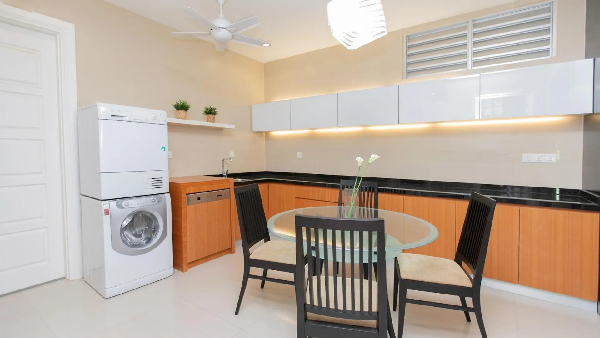 Tanjung Bungah 5Br 18 Bungalow Ktv Villa Tanjung Bungah (Penang)