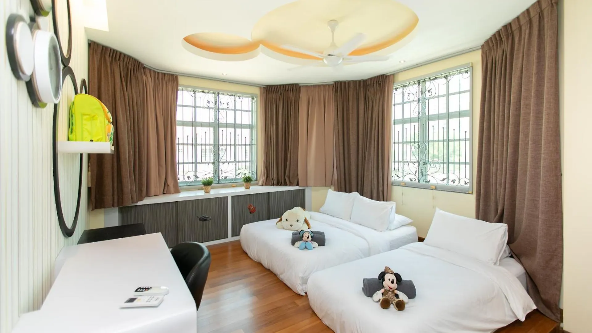 Villa Tanjung Bungah 5Br 18 Bungalow Ktv