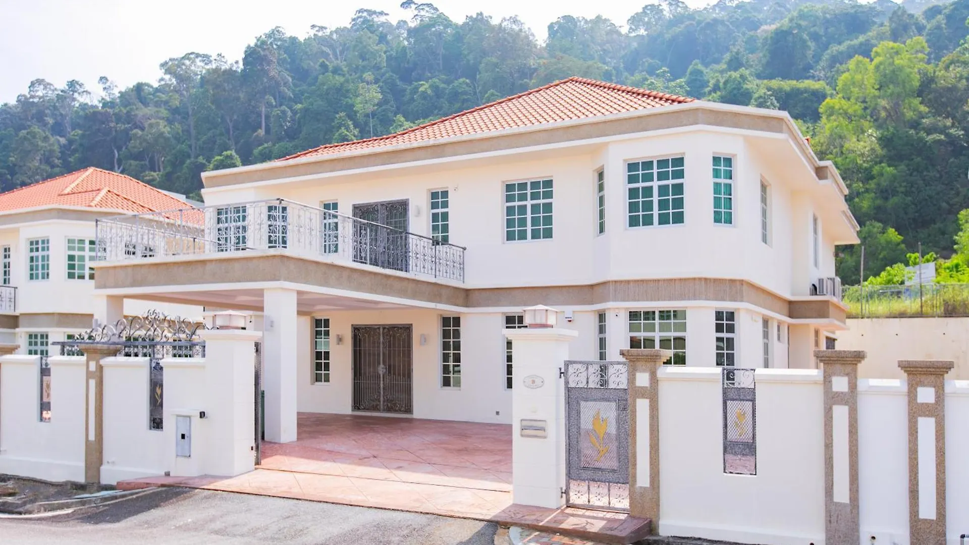 Villa Tanjung Bungah 5Br 18 Bungalow Ktv