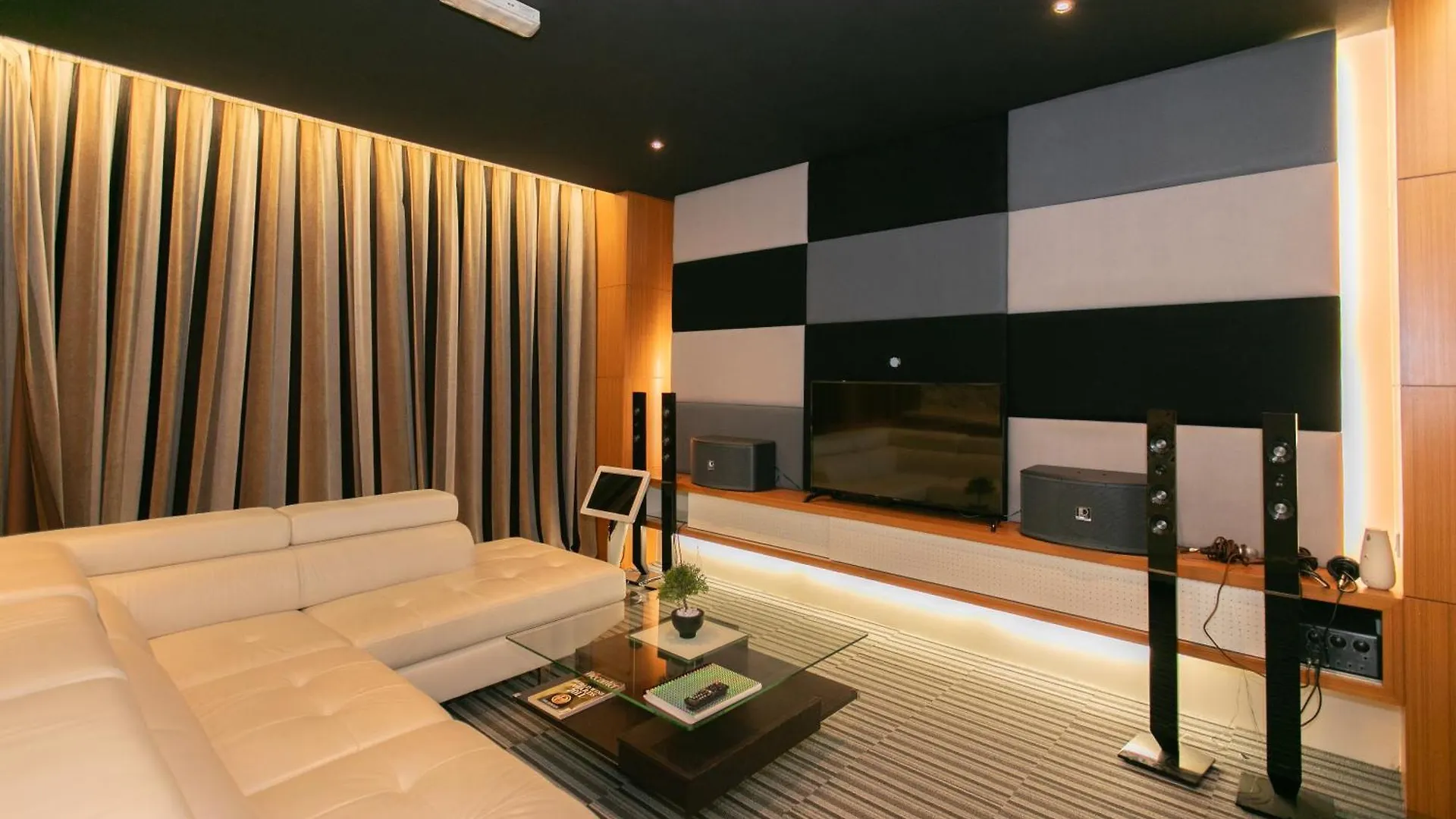 Villa Tanjung Bungah 5Br 18 Bungalow Ktv