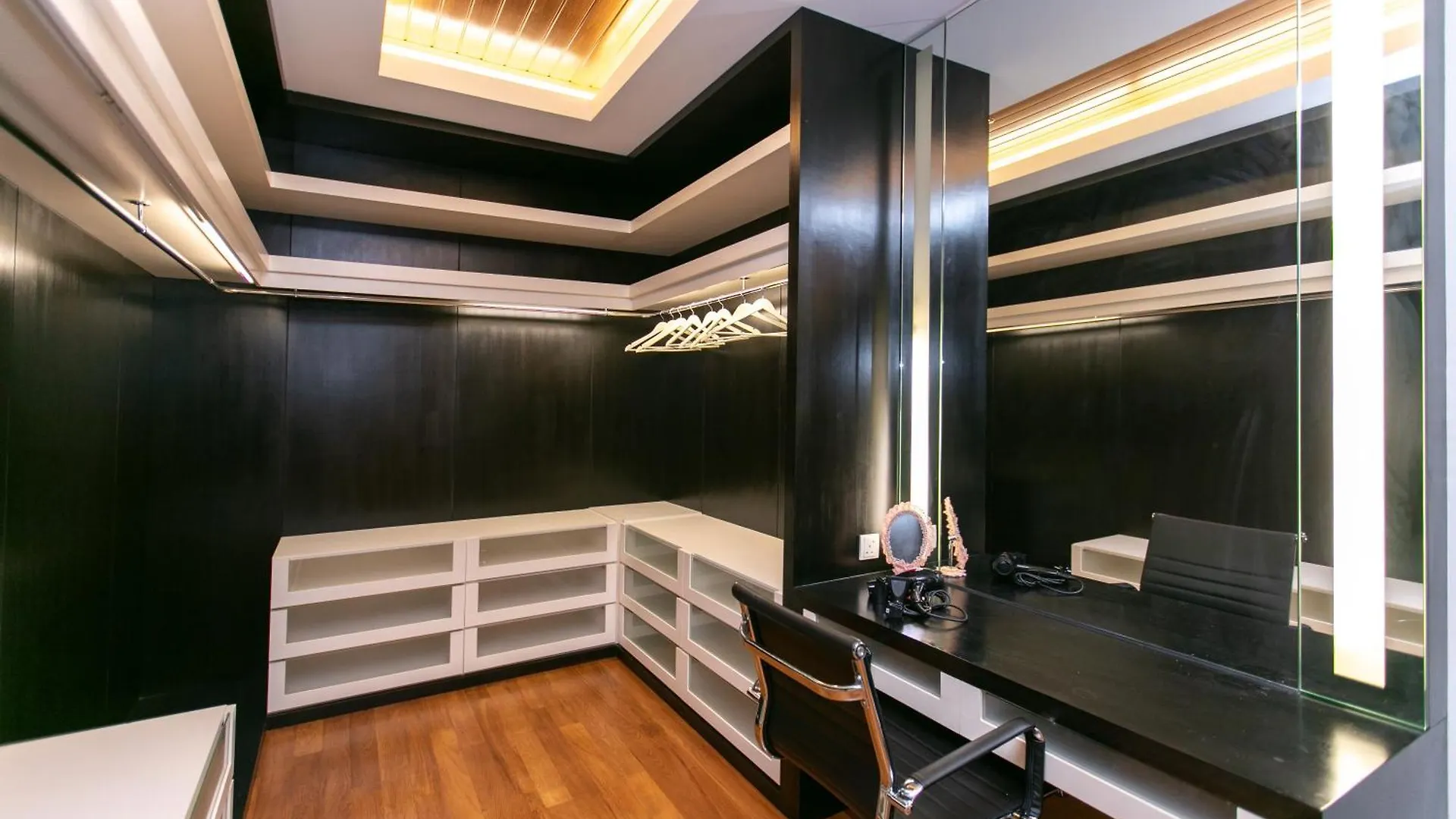 Villa Tanjung Bungah 5Br 18 Bungalow Ktv