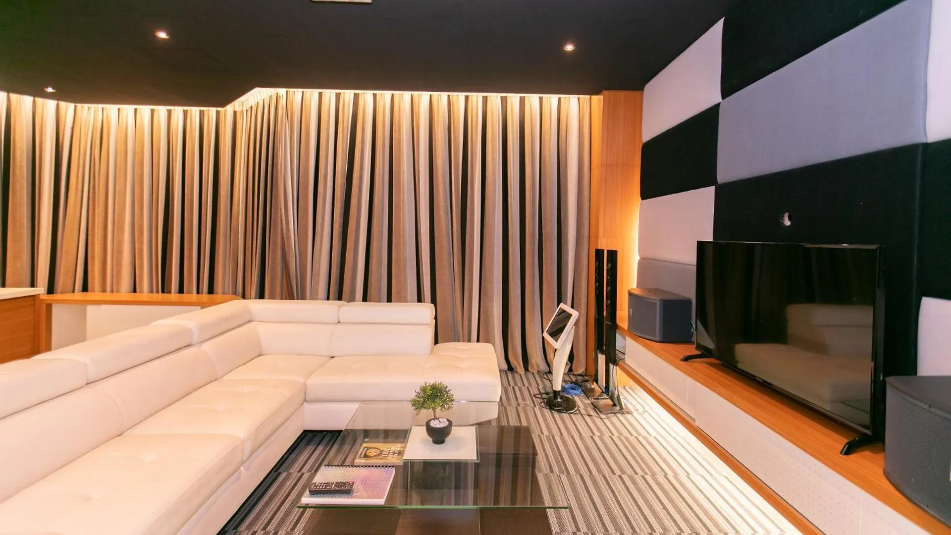 Tanjung Bungah 5Br 18 Bungalow Ktv contacts