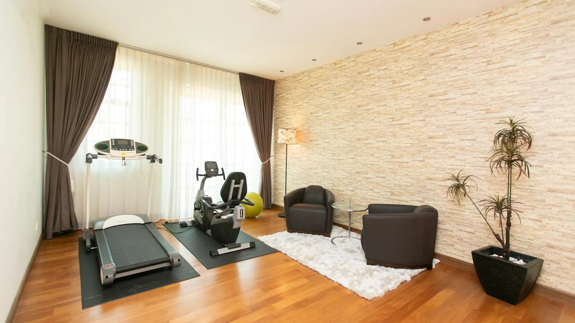 Tanjung Bungah 5Br 18 Bungalow Ktv