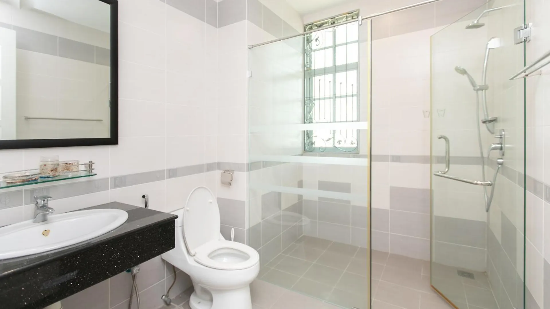 Tanjung Bungah 5Br 18 Bungalow Ktv Malaysia